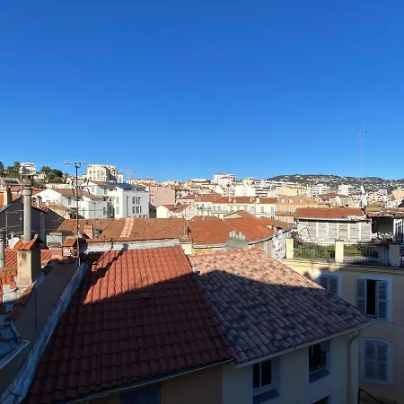 Apartment Avec Balcon Au Coeur Du Suquet Cannes
