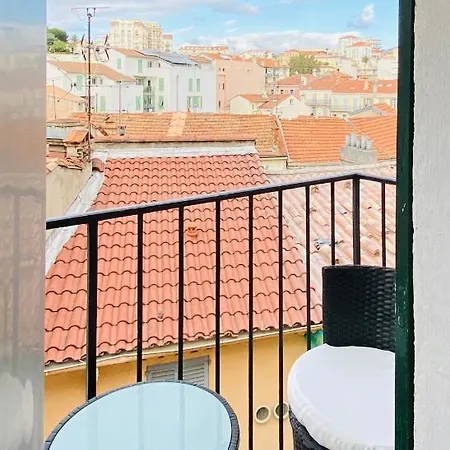 Avec Balcon Au Coeur Du Suquet